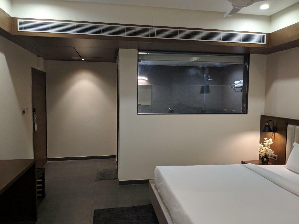 Hotel Avaante Ahmedabad Formerly Known As The Orchid Hotel エクステリア 写真