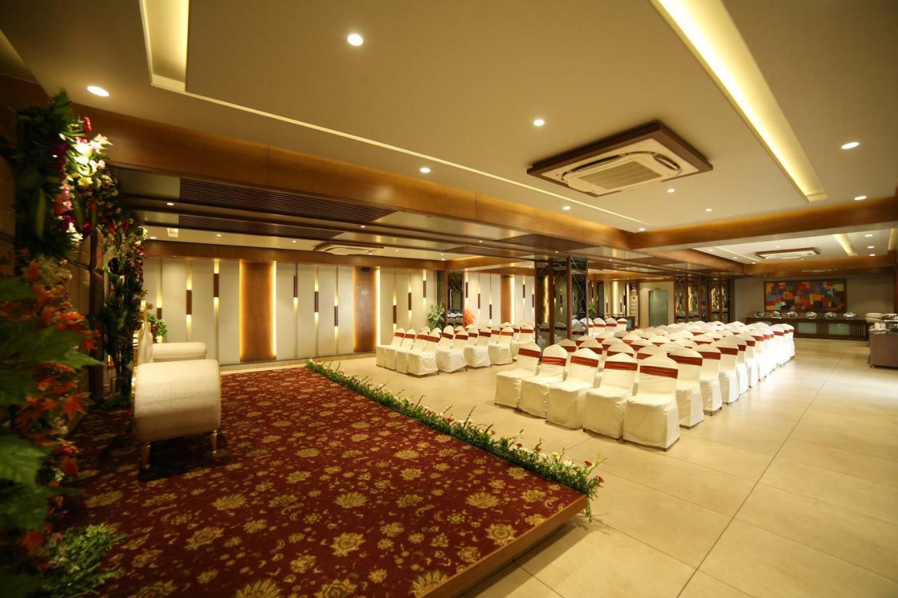 Hotel Avaante Ahmedabad Formerly Known As The Orchid Hotel エクステリア 写真