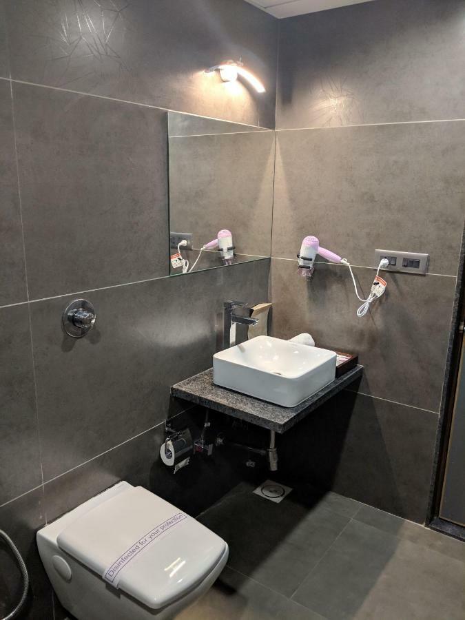 Hotel Avaante Ahmedabad Formerly Known As The Orchid Hotel エクステリア 写真