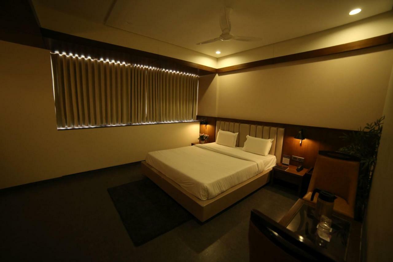 Hotel Avaante Ahmedabad Formerly Known As The Orchid Hotel エクステリア 写真