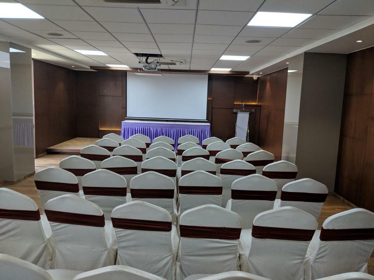 Hotel Avaante Ahmedabad Formerly Known As The Orchid Hotel エクステリア 写真